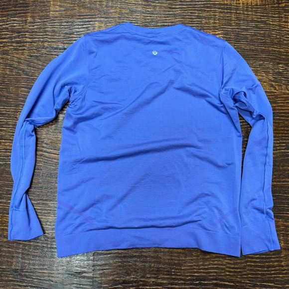 Lululemon Swiftly Relaxed Long-Sleeve Shirt
Ripple Wave Wild Indigo / Sonic Pink - Picture 5 of 8